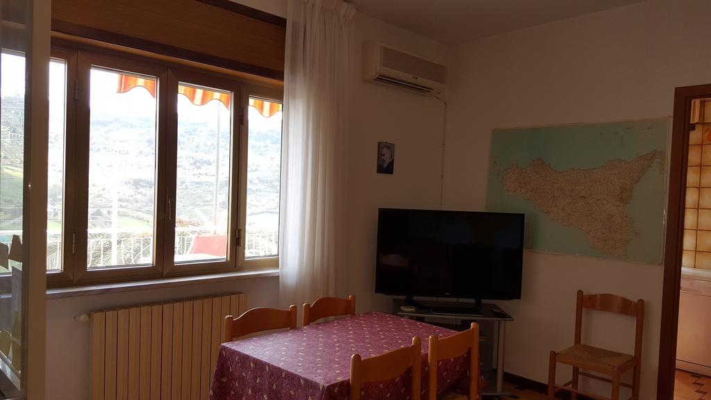 B&B Da Pietro Calascibetta エクステリア 写真